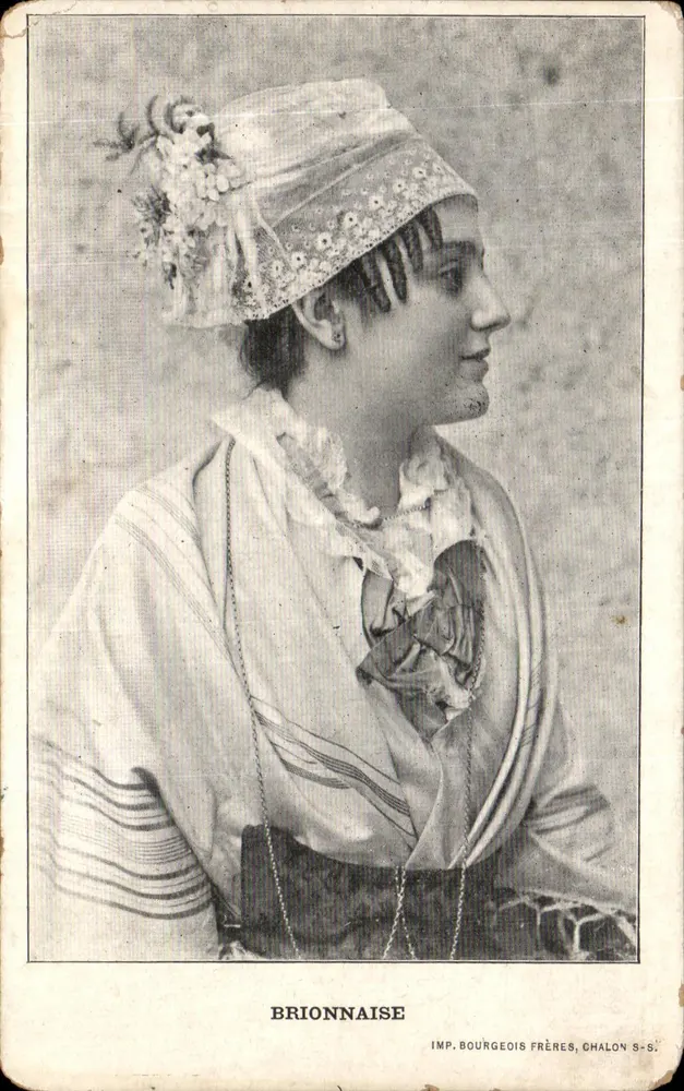 Brionnaise — mulher em traje local — IMP. BOURGEOIS FRÈRES, CHALON-S-S. - Frente