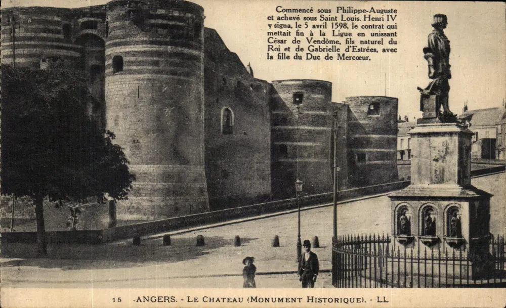 Angers - O Castelo (Monumento Histórico) — LL, n°15 - Frente