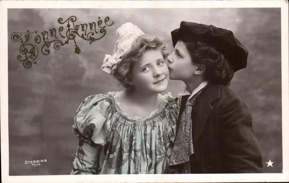 Kind und junge Mädchen — Zärtliche Szene — Stebbing Phot. - Vorderseite