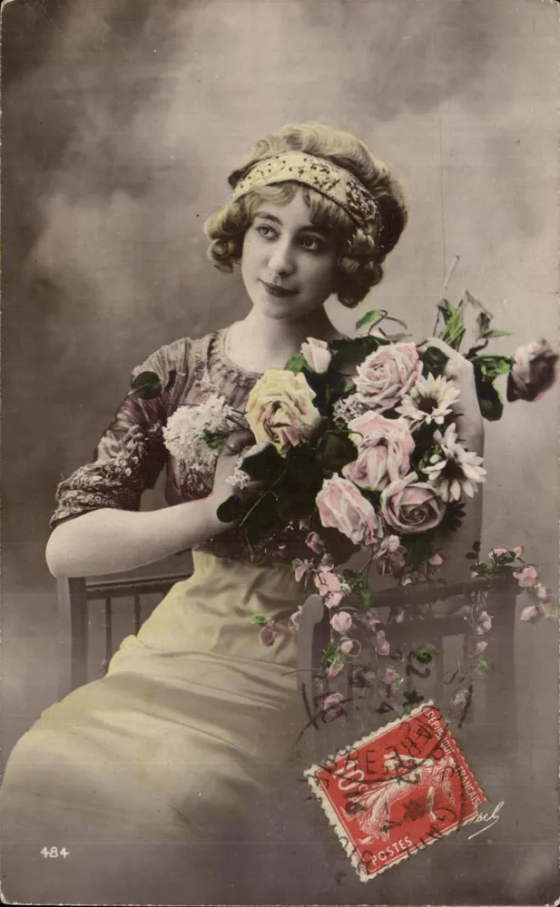 Junge Frau in gestreiftem Kleid — mit Rosenstrauß — Verlag: POSTES FRANÇAISES n° 484 - Vorderseite