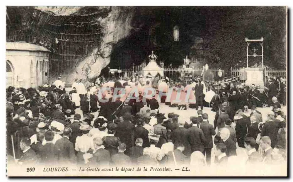 Lourdes — Ansicht der Grotte vor dem Abgang der Prozession — LL. - Vorderseite