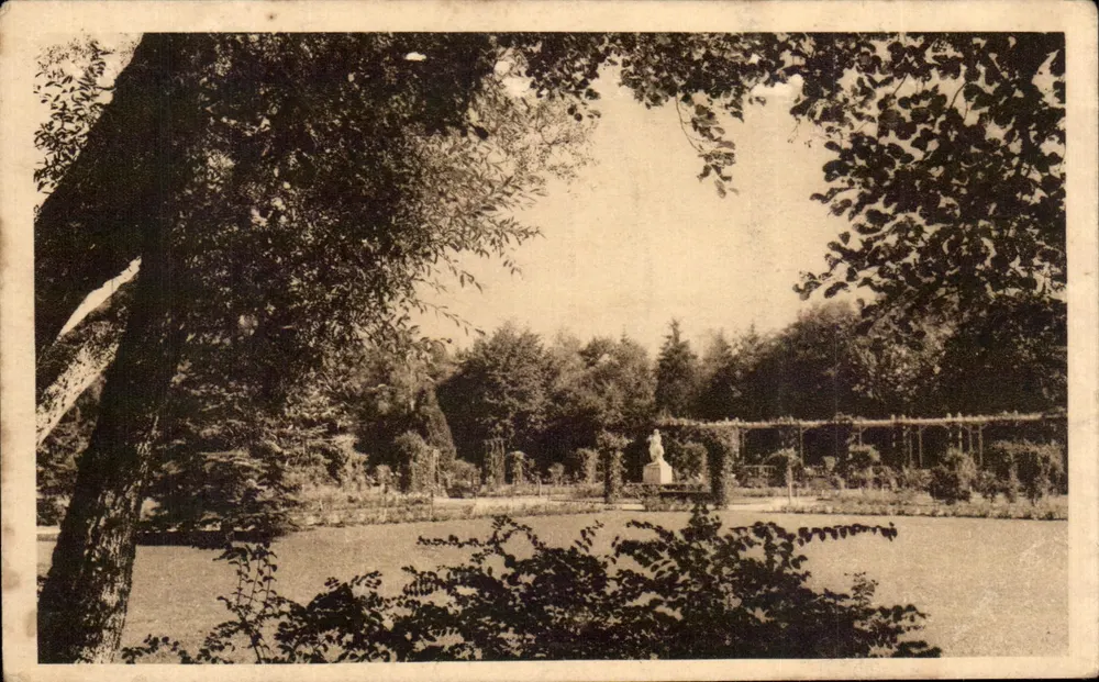 Vittele — Entgiftung — Große Quelle für die Nieren, Leberquelle — Im Park (La Roseraie) — Hélio-Lorraine, Nancy - Vorderseite