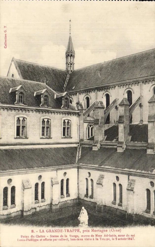 Die Grande-Trappe, in der Nähe von Mortagne (Orne) — Statue der Jungfrau, gespendet von Madame Adélaïde, Schwester des Königs Louis-Philippe, während ihres Besuchs am 2. Oktober 1847 — Vorhof des Klostergangs — Verleger G. T. - Vorderseite