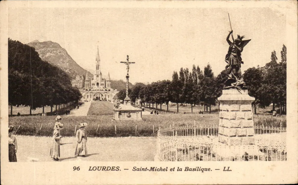 Lourdes — São Miguel e a Basílica — LL. - Frente