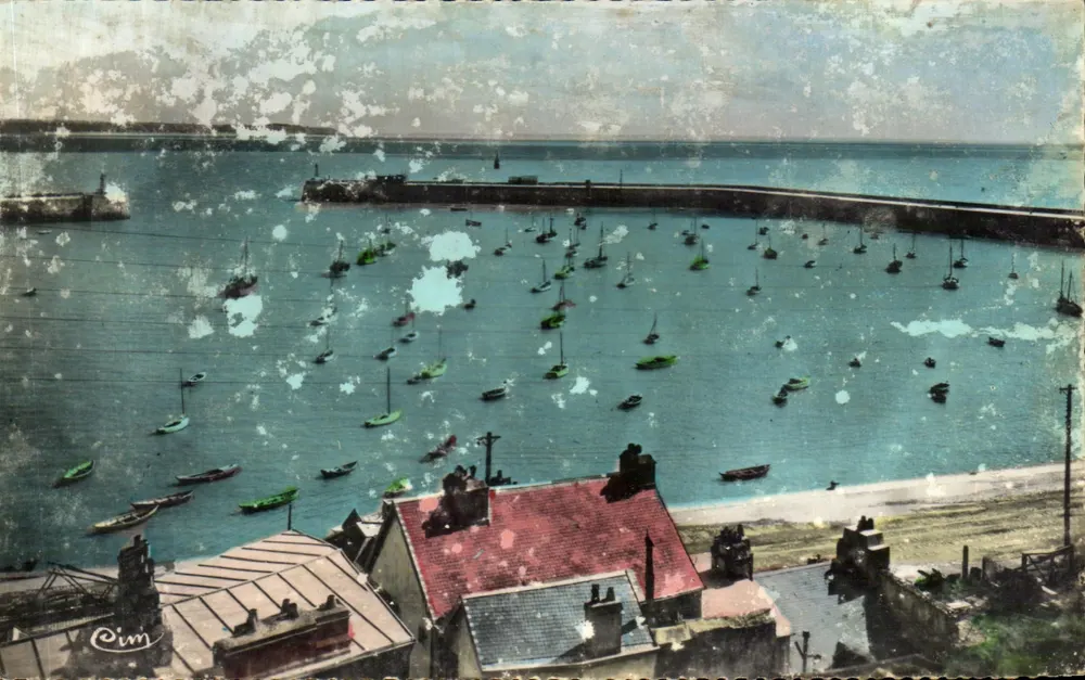 Granville (Manche) — La Jetée — Combiier Imp. Macron - Voorkant