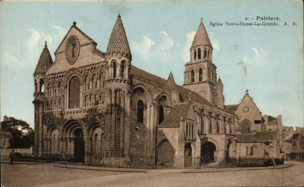 Poitiers - Kirche Notre-Dame-la-Grande — A. B. - Vorderseite