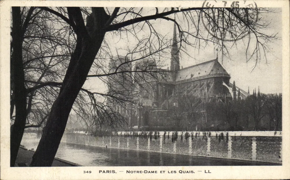 Paris — Notre-Dame e os Quais — LL - Frente