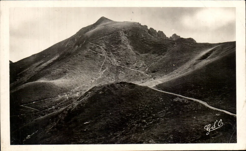 La Bourboule — Vista do Pic de Sancy — G.d'O. Photo-Ed. G. d'O. Ollier - Frente