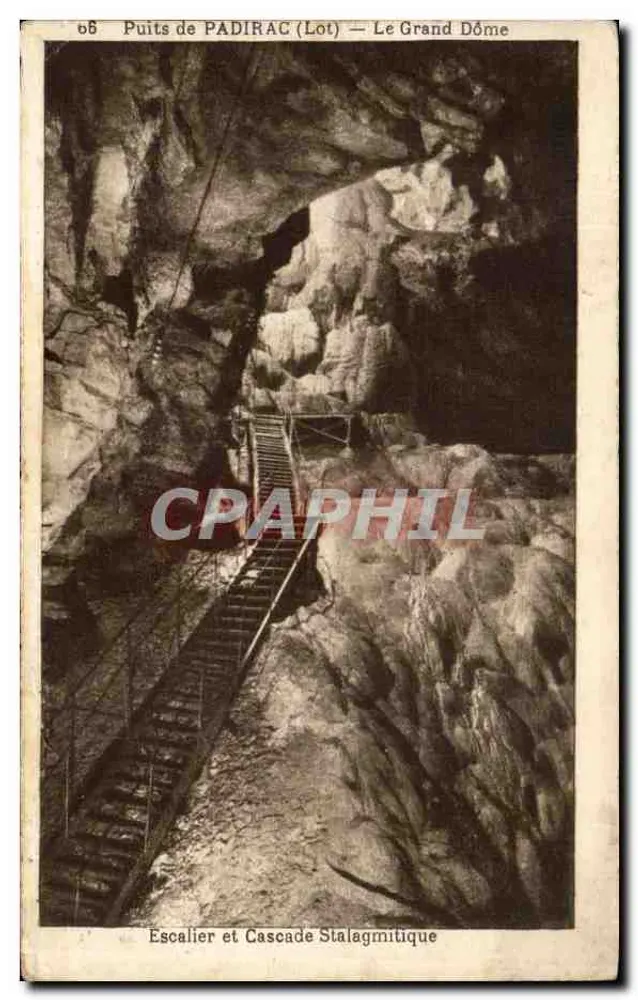 Puits de PADIRAC (Lot) — Le Grand Dôme — Treppen und Stalaktiten-Wasserfall - Vorderseite