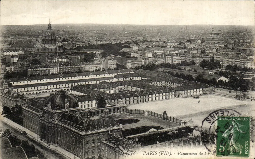 Paris (VIIe) - Panorama da Escola Militar — Atribuído à Française - Frente