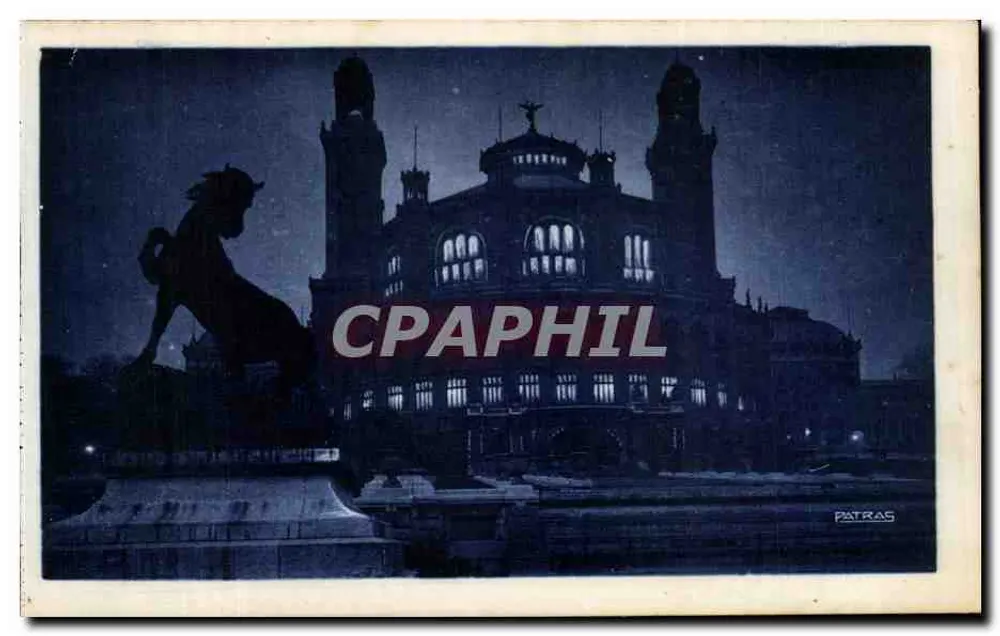 Paris à Noite — Palácio do Trocadéro — Patras - Frente
