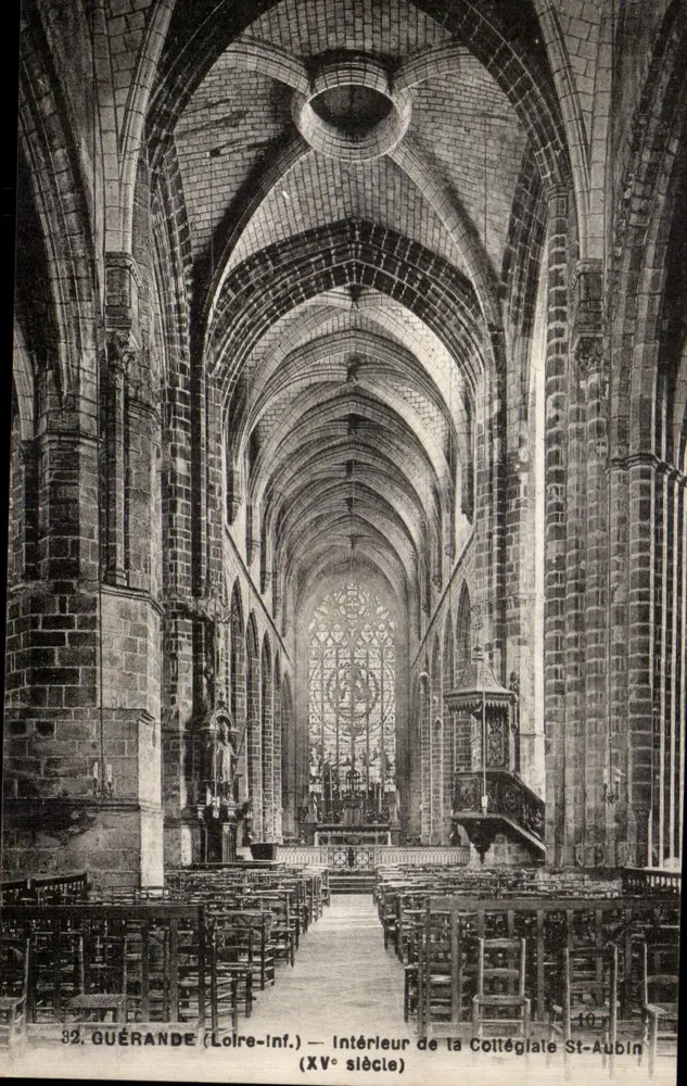 Guérande (Loire-Inf.) — Innenansicht der Collegiate St-Aubin (15. Jahrhundert) - Vorderseite