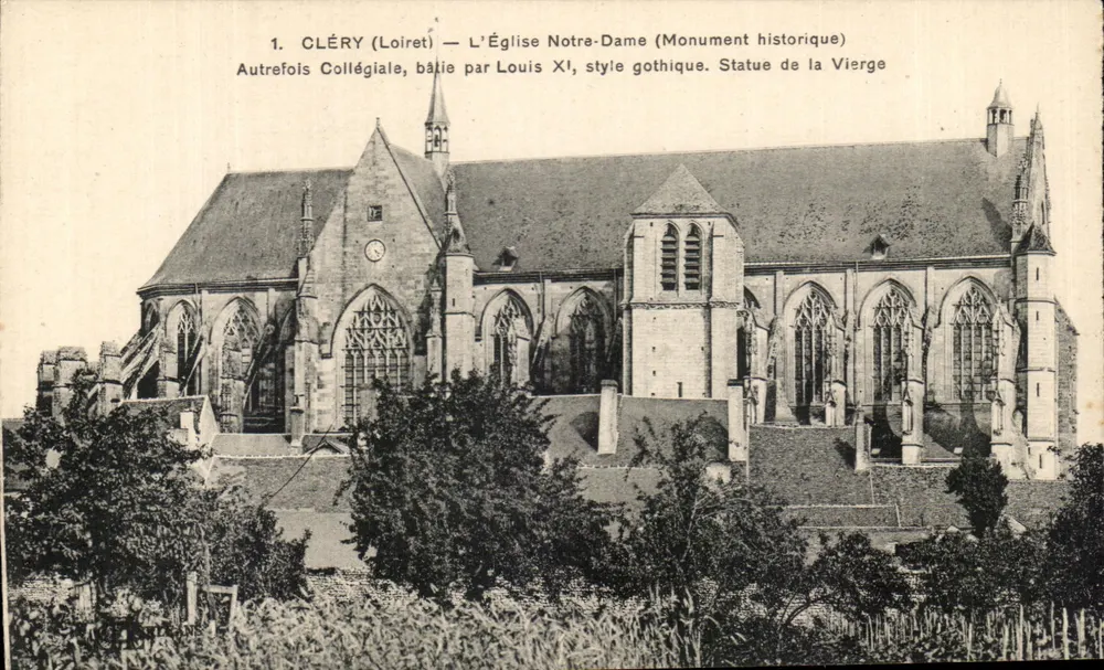 Cléry (Loiret) — Kirche Notre-Dame (Historisches Denkmal) — Ehemals Kollegiatstift, errichtet von Ludwig XI, gotischer Stil. Statue der Jungfrau - Vorderseite