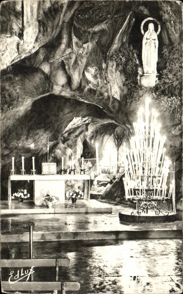 Lourdes — Grotte Miraculeuse de nuit — Ed. Llux - Vorderseite