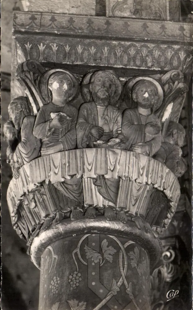 Issoire - Kirche Saint-Austremoine — Kapitell der Letzten Supper - 2. Seite - Drei Apostel - Vorderseite
