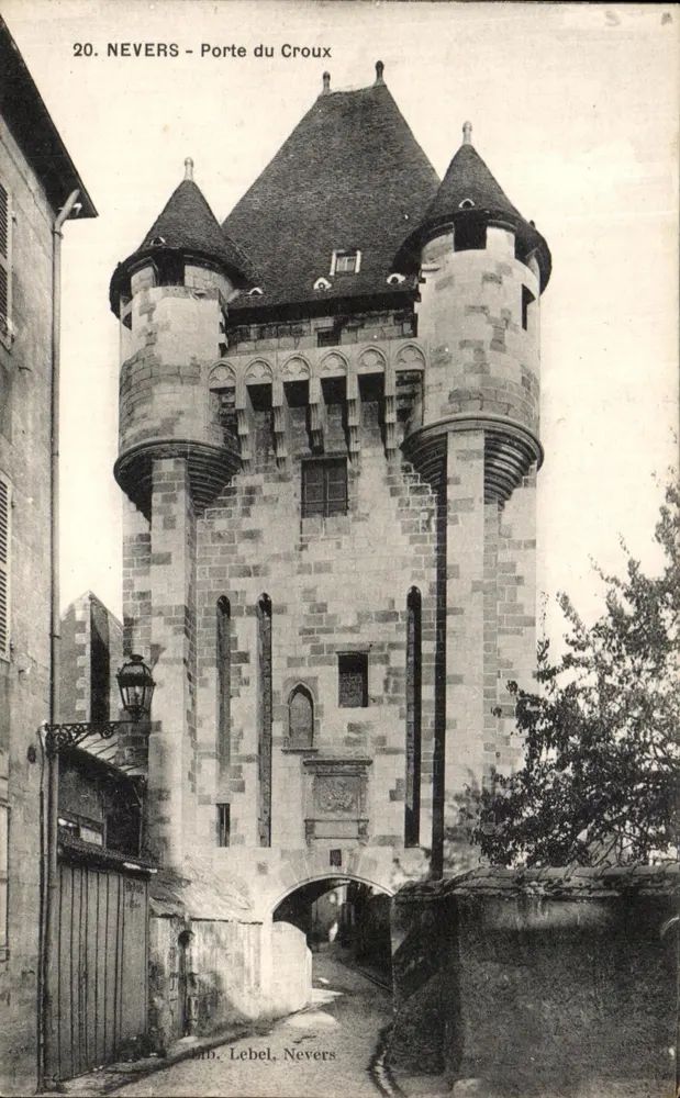 Nevers - Porte du Croux — editor Lebel, Nevers, n°20 - Frente