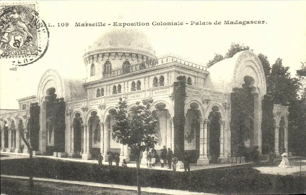 Marselha - Exposição Colonial - Palácio de Madagascar — Editor L'Auroré, n° L.109 - Frente