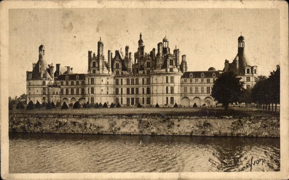 Chambord — Fachada Norte — Les Éditions d'Art Y. Quillier, Paris - Frente
