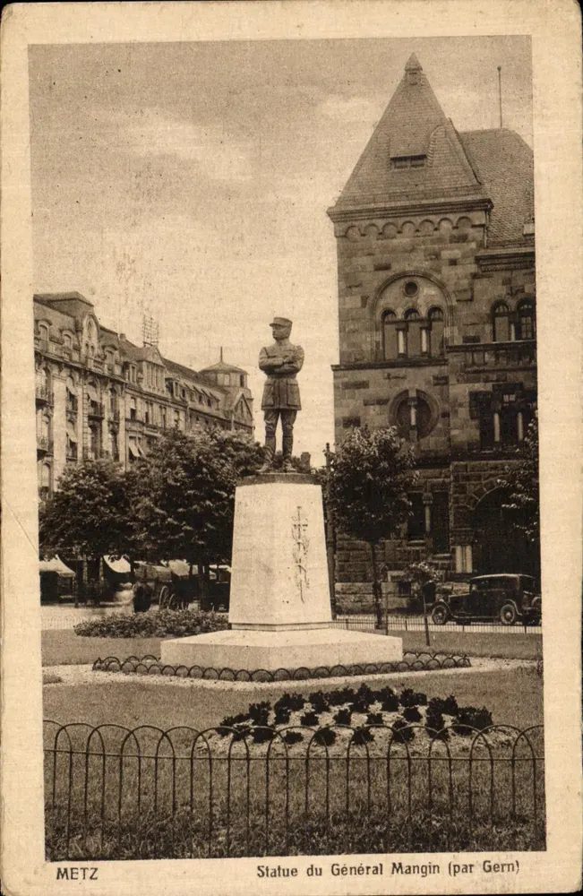 Estátua do Geral Mangin (por Gern) — Metz — Imp. Hélias, Bitche - Frente