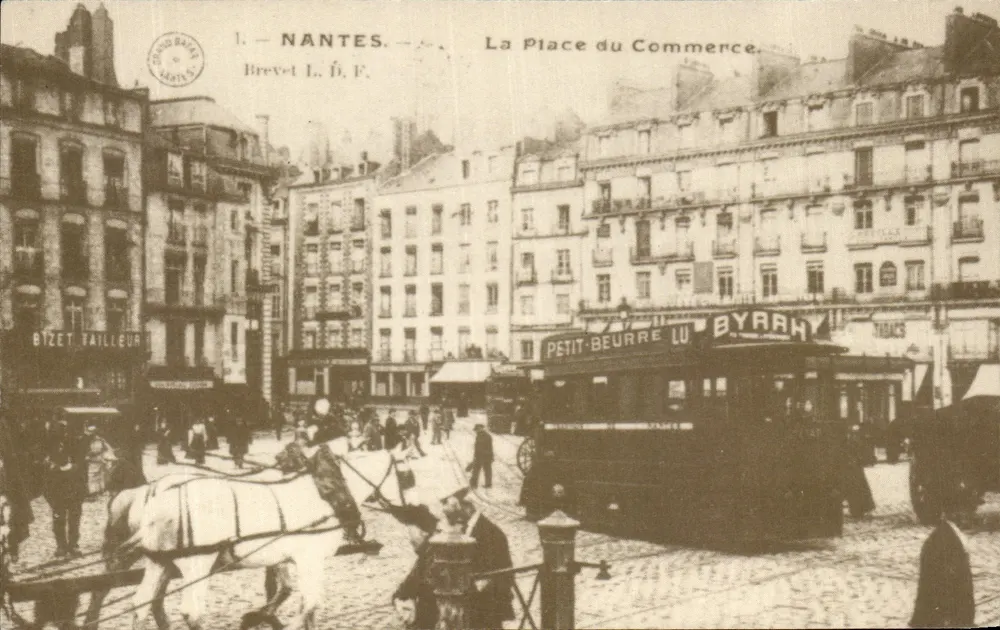 NANTES — A Praça do Comércio — Brevet L. D. F. - Frente