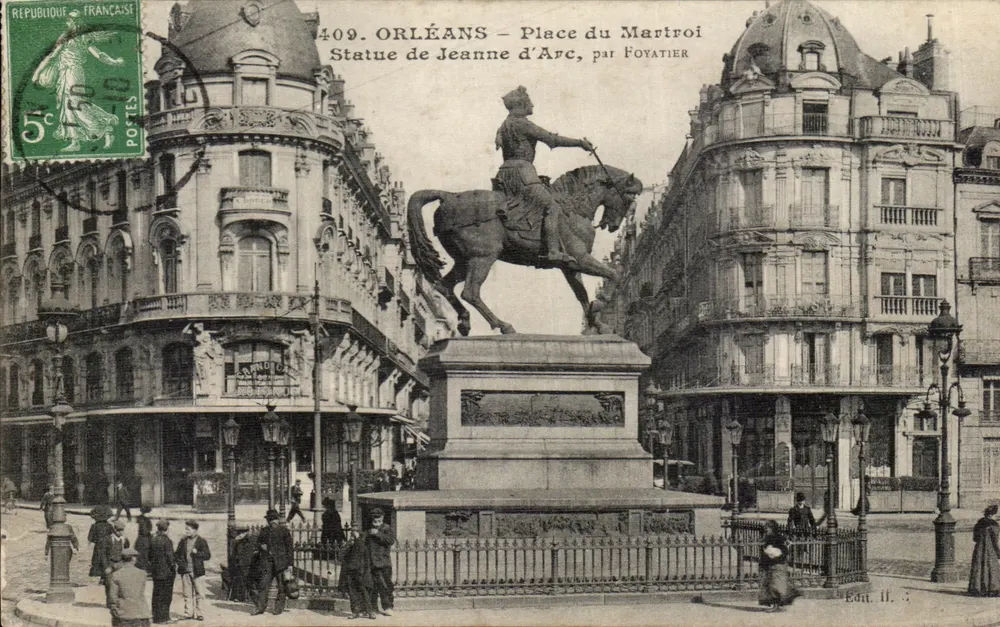 Orléans — Place du Martroi, Statue der Jeanne d'Arc von Foyatier — Édit. II.3 - Vorderseite