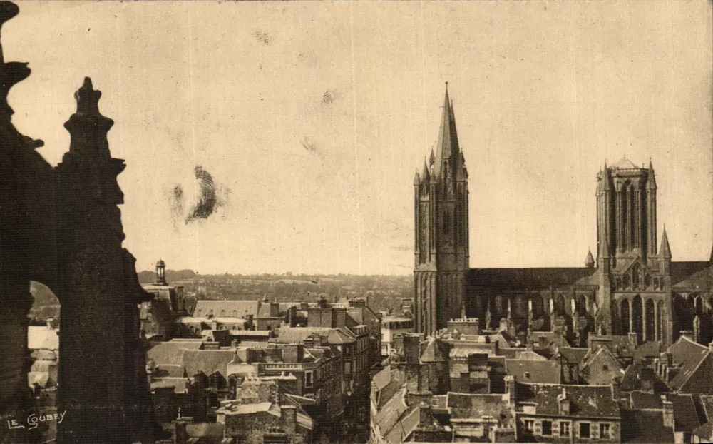 Coutances — Die Kathedrale (Aussicht vom Turm von St-Pierre) — Le Goubey - Vorderseite