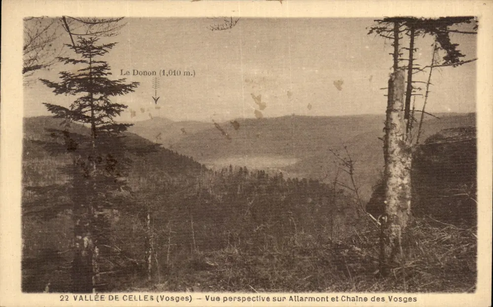 Tal der Celles (Vosges) — Perspektivische Ansicht von Allarmont und der Vosges-Kette — Verlag C. Aubry, Pilly-sur-Plaine - Vorderseite