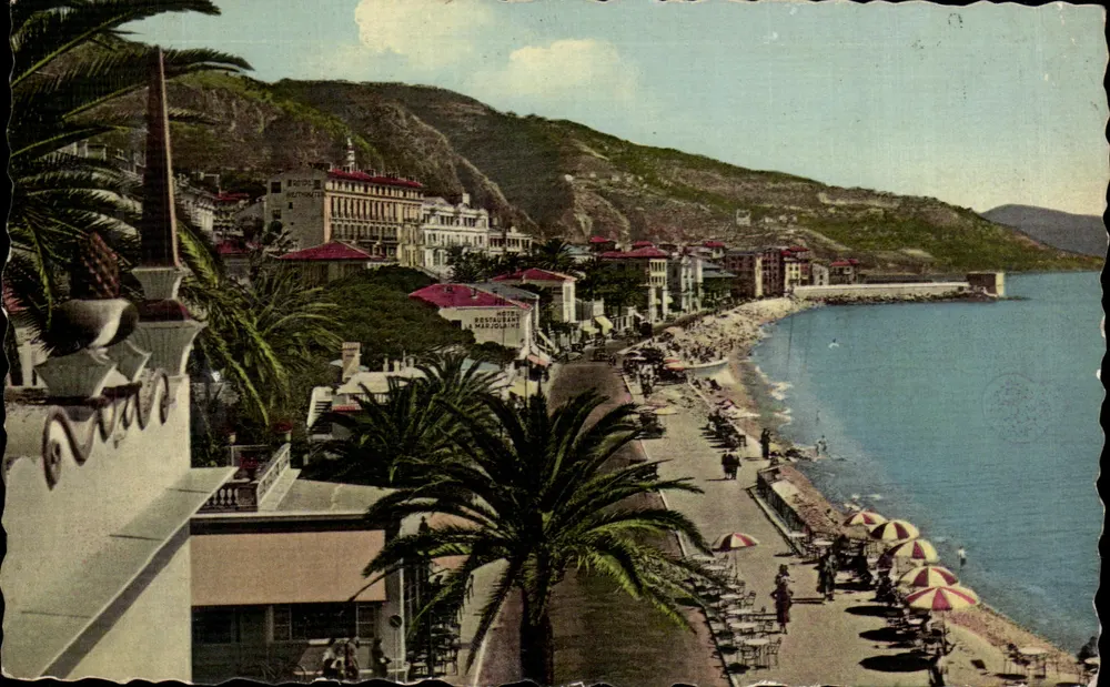 Menton — A Promenade — vista da praia e do restaurante Macolane — editor: Des Arts Photographiques - Frente