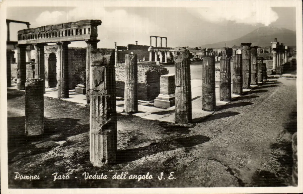 Pompeia - Farol - Vista do canto S.E. - Frente