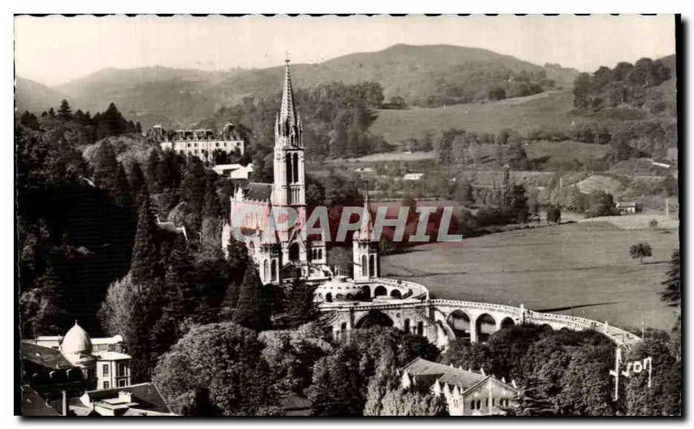 Lourdes (Htes-Pyr.) — A Basílica — Edições d'Art Martel, Paris - Frente
