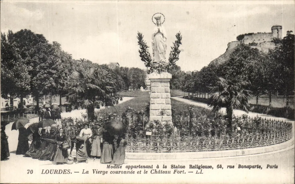 Lourdes — Die gekrönte Jungfrau und das befestigte Schloss — LL, 64 rue Bonaparte, Paris - Vorderseite