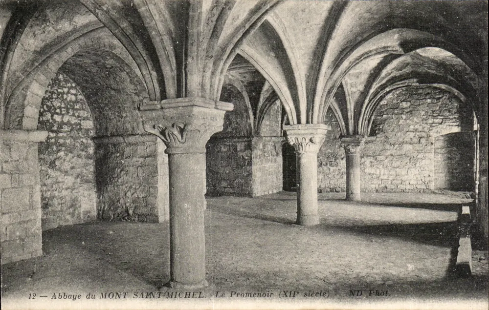 Abtei Mont Saint-Michel — Der Promenoir (12. Jahrhundert) — ND Fot. - Vorderseite