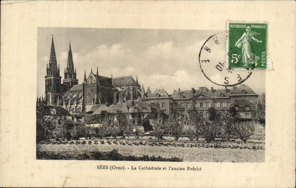 Sées (Orne) - Die Kathedrale und das alte Bischofssitz — Verlag nicht sichtbar, Seriennummer nicht lesbar - Vorderseite