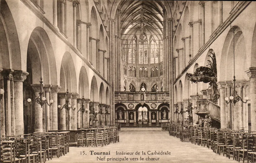 Tournai — Innenraum der Kathedrale, Hauptnave zum Chor — Belgische Ausgabe Brüssel - Vorderseite