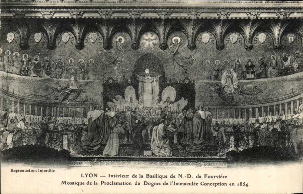 LYON — Innenraum der Basilika N.-D. de Fourvière — Mosaik der Verkündigung des Dogmas der Unbefleckten Empfängnis im Jahr 1854 - Vorderseite