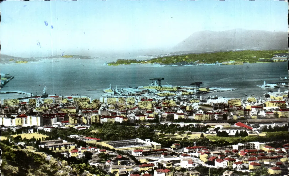 Toulon — Vista panorâmica — editor desconhecido, n° 397.03 - Frente