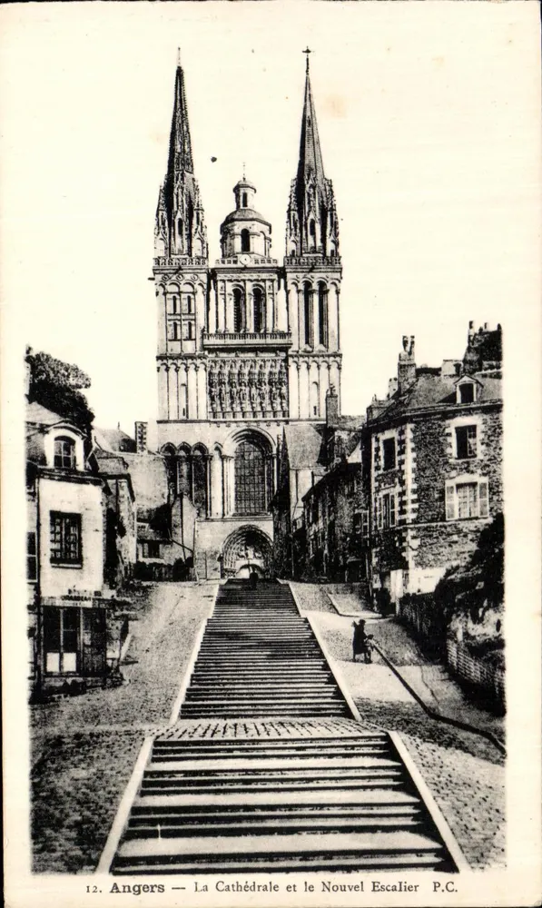 Angers — Die Kathedrale und die Neue Treppe — Phototype J. Poterie - Vorderseite
