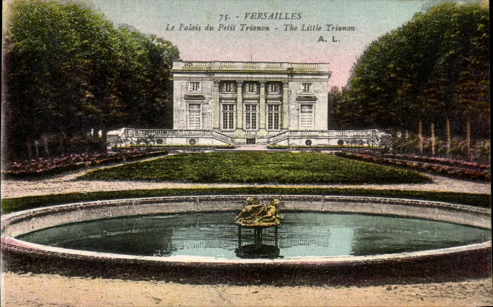 Versailles — O Palácio do Petit Trianon — A. L. - Frente