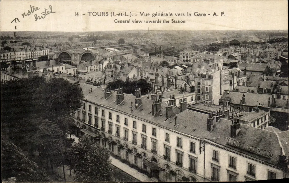 Tours (Loire-et-Loire) — Vista geral em direção à Estação — A.P. - Frente