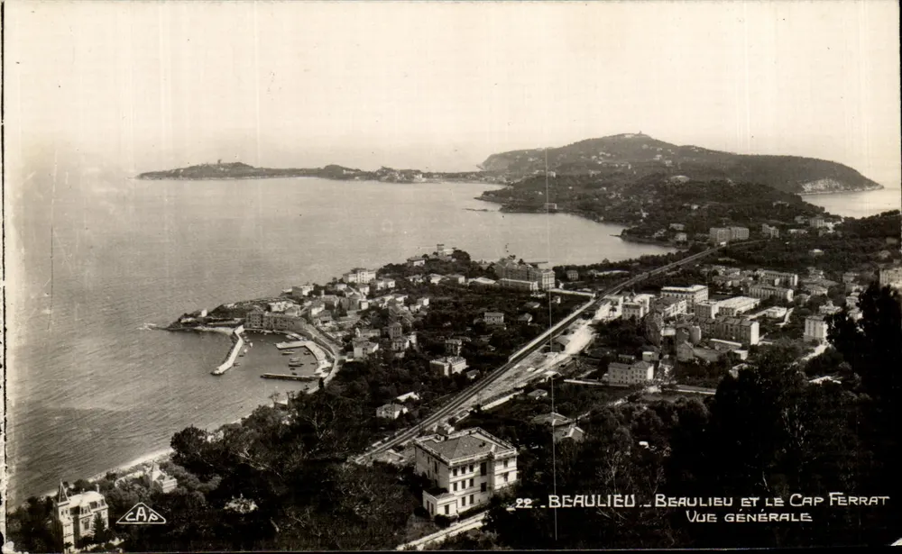 Beaulieu — Beaulieu e o Cabo Ferrat — Vista Geral — editor C.A.P. Estrasburgo - Frente