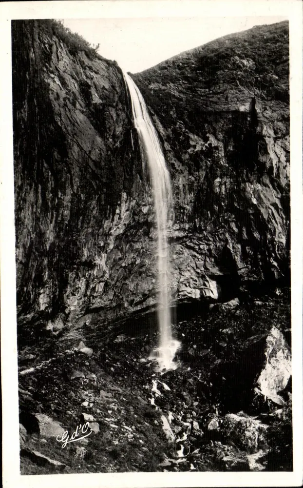 Die große Wasserfall — Auvergne — Photo-Ed. G. d'O. GOUTTEANGES (Eure) - Vorderseite