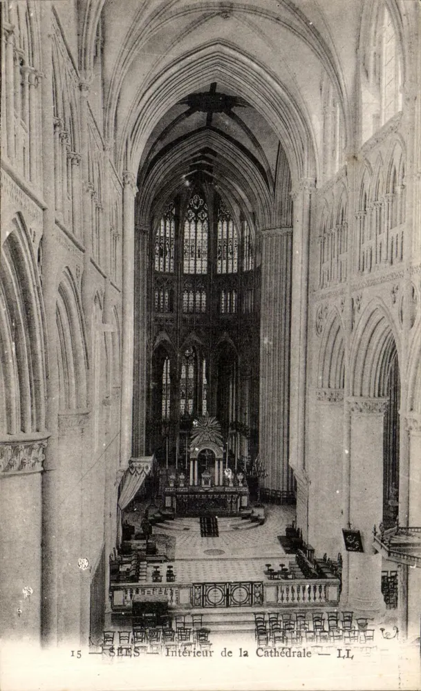 Sées — Interior da Catedral — L.L. - Frente