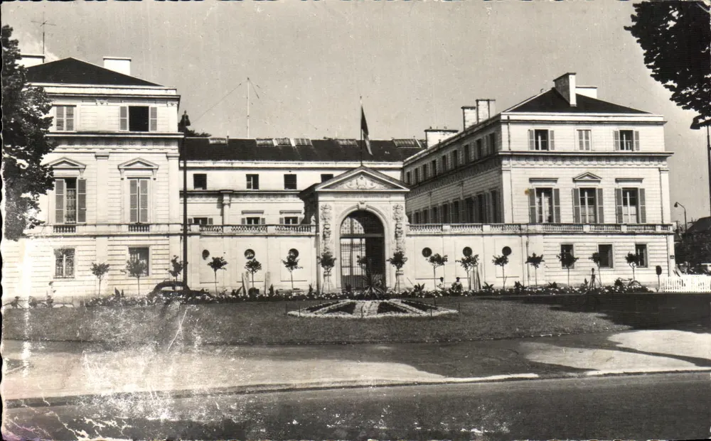 A Prefeitura de Caen — Calvados — editor desconhecido, número de série não visível - Frente