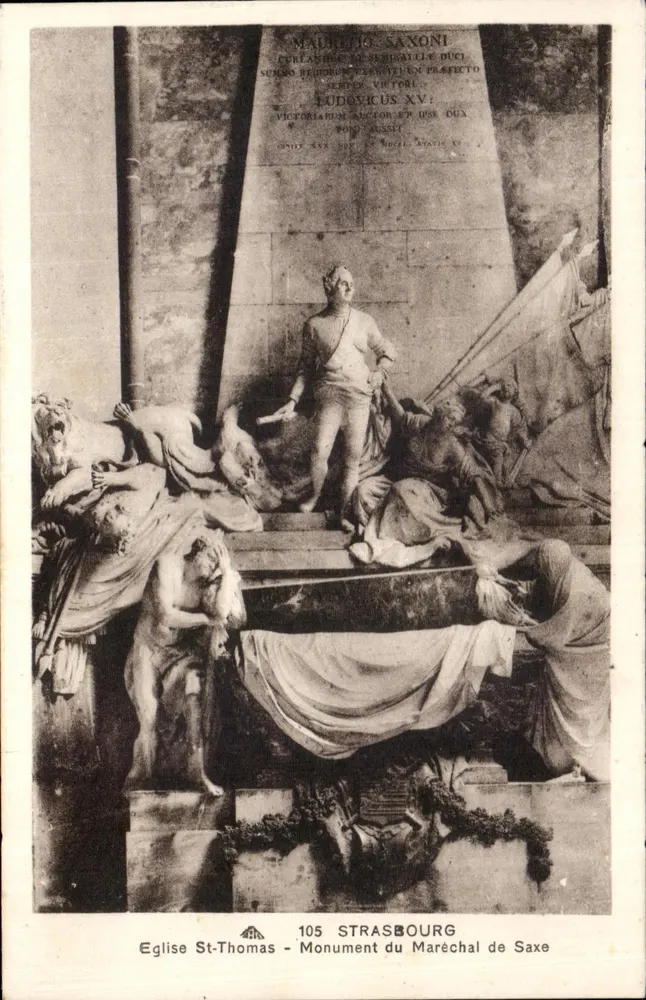 Igreja de São Tomás — Monumento do Maréschal de Saxe - Frente