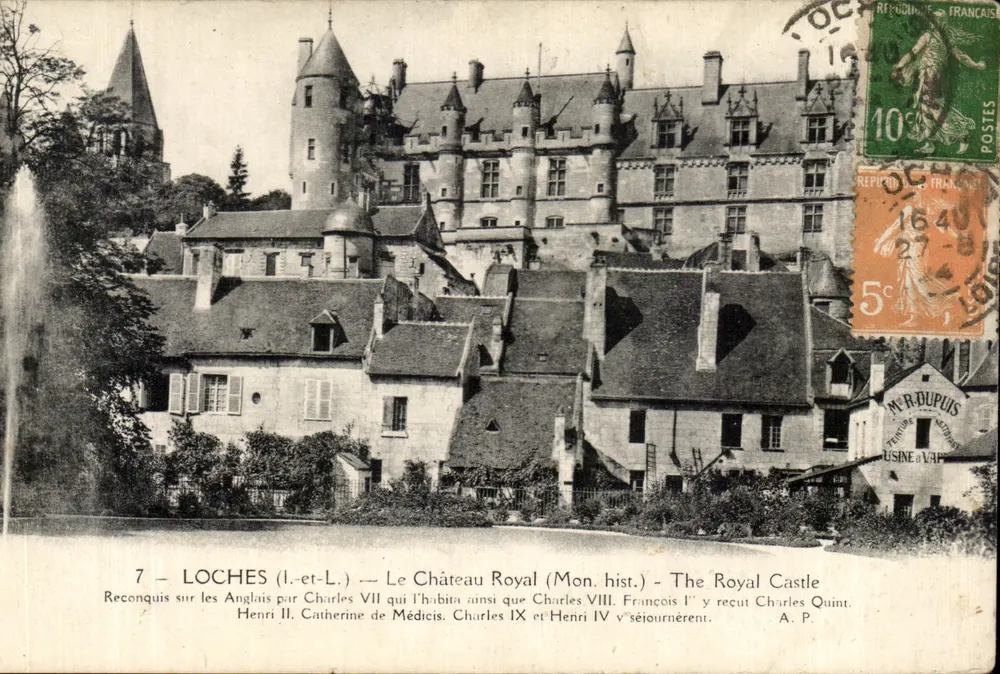 Loches (Loir-et-Cher) — O Castelo Real (Monumento Histórico) — A. P. editor - Frente