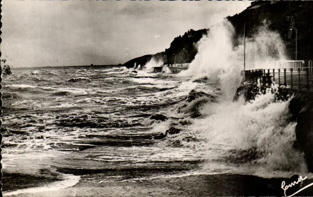 Efeito de ondas no Plat Gousset — Granville (Manche) — Editora: Emma Bernard, n° 39 - Frente
