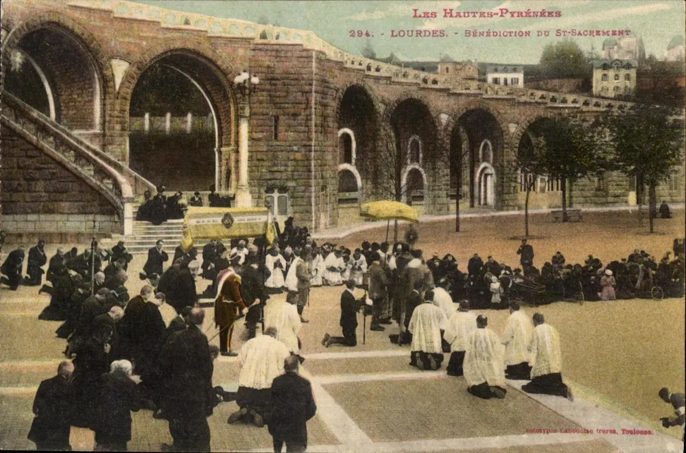 Lourdes - Segnung des Heiligen Sakraments — Fototypie Labouchère, Toulouse, n°294 - Vorderseite
