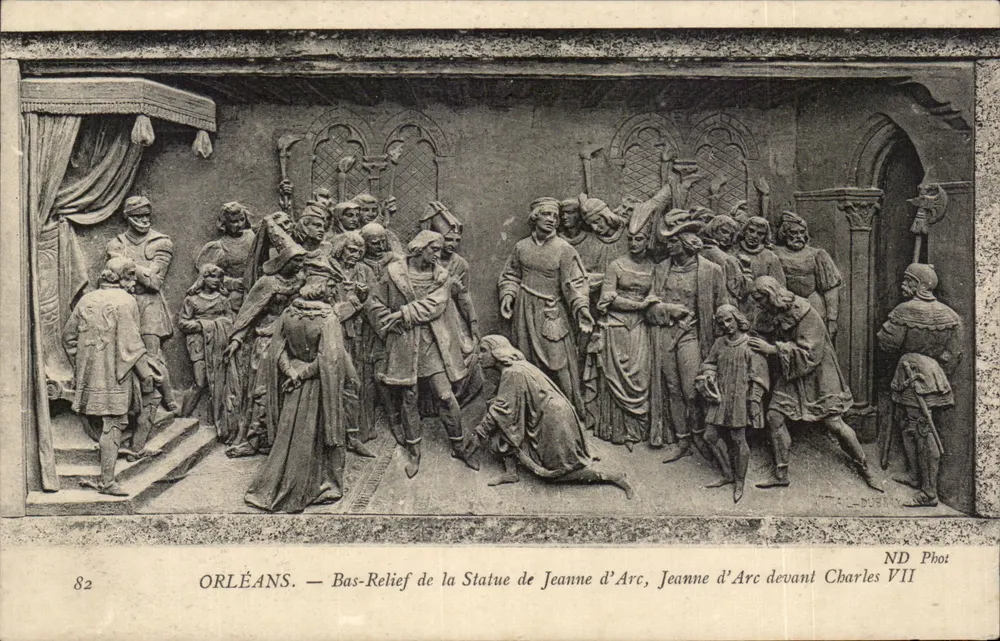 Orléans — Bas-Relief da Estátua de Joana d'Arc, Joana d'Arc diante de Carlos VII — ND Phot - Frente