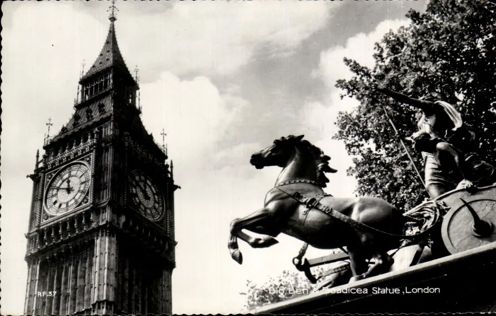 Big Ben & Roadicea Statue, London — The Photographic Greeting Card Co. Ltd. — RF.57 - Vorderseite