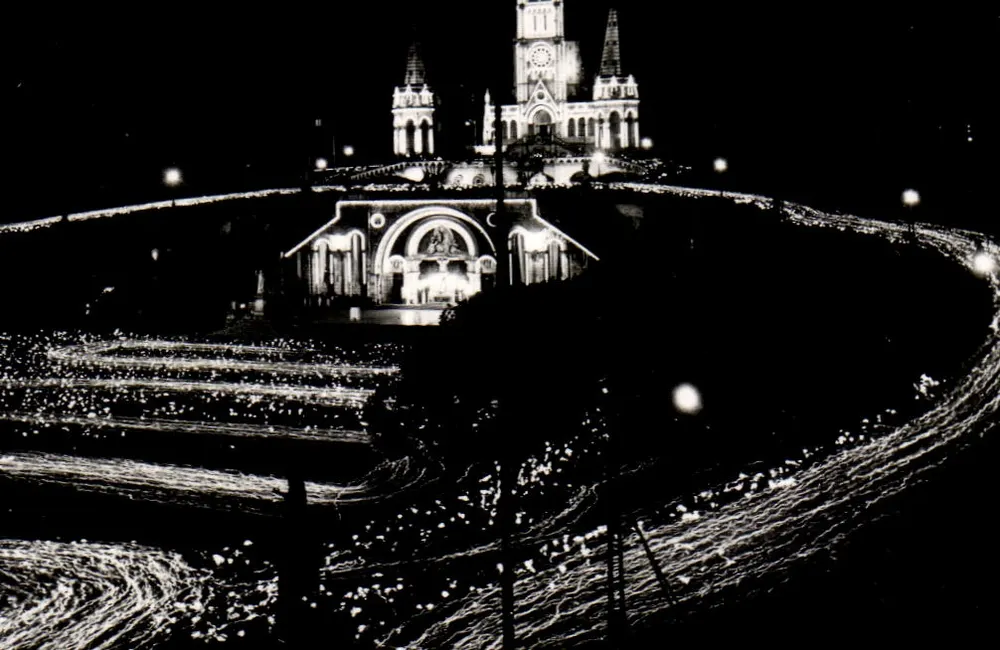 Lourdes — Processão com tochas — Edit. P. Doucet - Frente